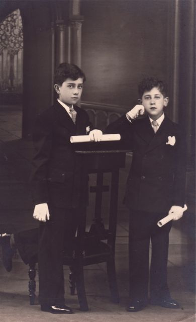 Alle dagen ijs tegen de kaak dan gaat de abces vanzelf weg, had de tandarts gezegd. Uitgelezen moment dokter De Brabander!